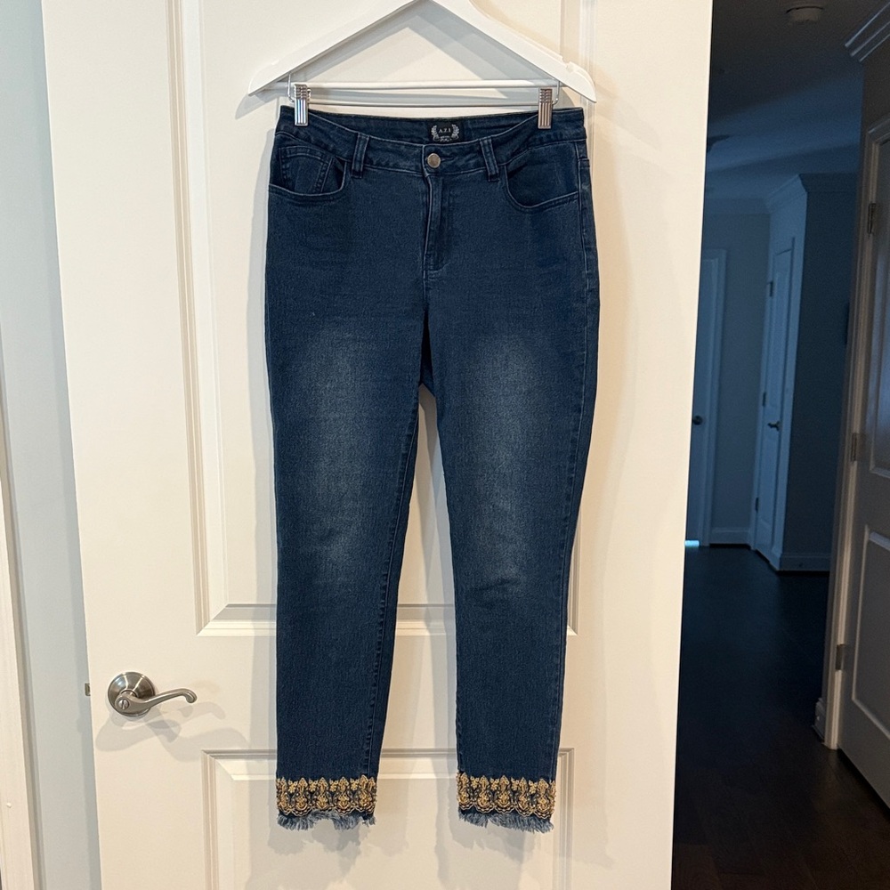 Elegant Dark Blue Cropped Jeans with Embroidered Hem